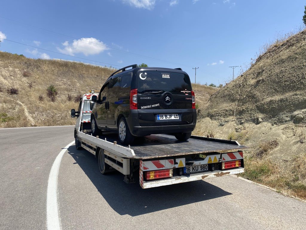 Bursada Çekici ile Gökrükle’de hızlı ve güvenilir yol yardımı